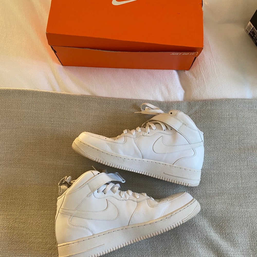 Nike Air Force high top men’s shoe - Picture 3 of 3